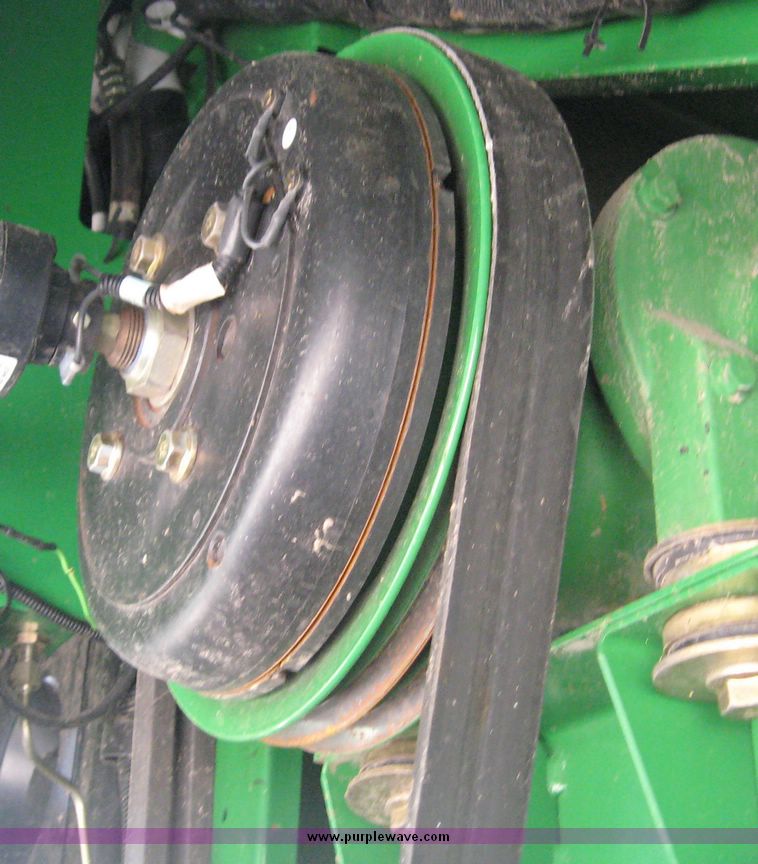 image for item 3901 2007 John Deere 9760STS combine