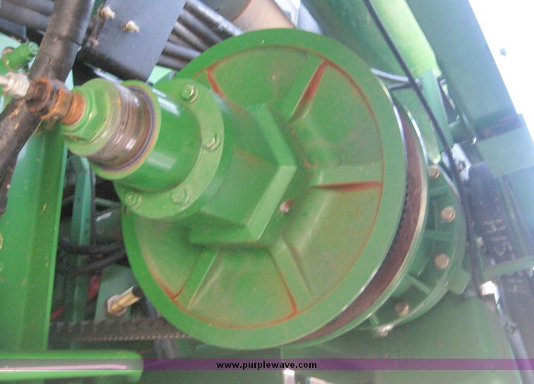 image for item 3901 2007 John Deere 9760STS combine