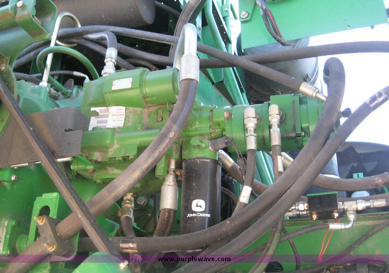 image for item 3901 2007 John Deere 9760STS combine