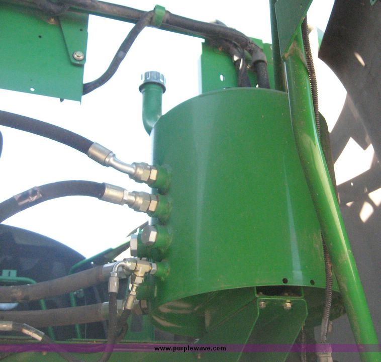 image for item 3901 2007 John Deere 9760STS combine