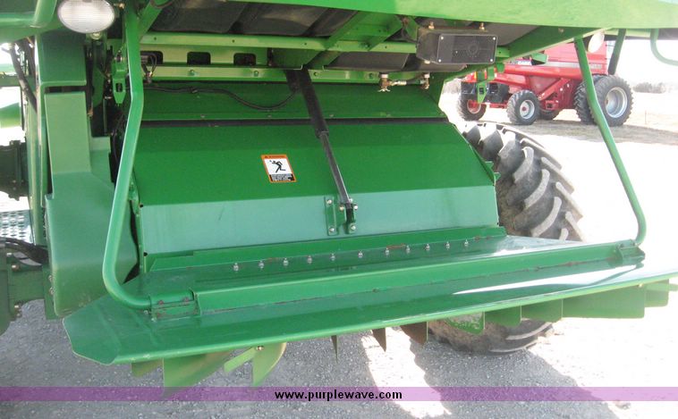 image for item 3901 2007 John Deere 9760STS combine