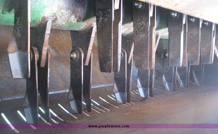 image for item 3901 2007 John Deere 9760STS combine