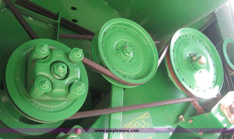 image for item 3901 2007 John Deere 9760STS combine