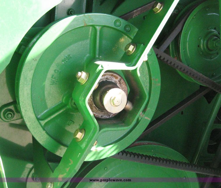 image for item 3901 2007 John Deere 9760STS combine