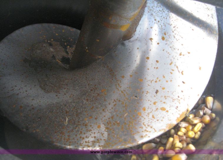 image for item 3901 2007 John Deere 9760STS combine