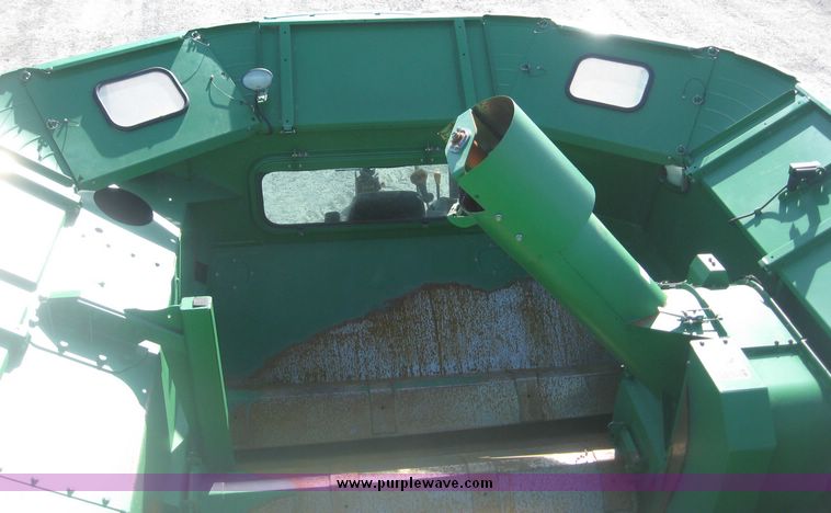 image for item 3901 2007 John Deere 9760STS combine