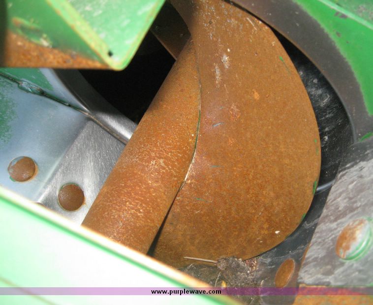 image for item 3901 2007 John Deere 9760STS combine