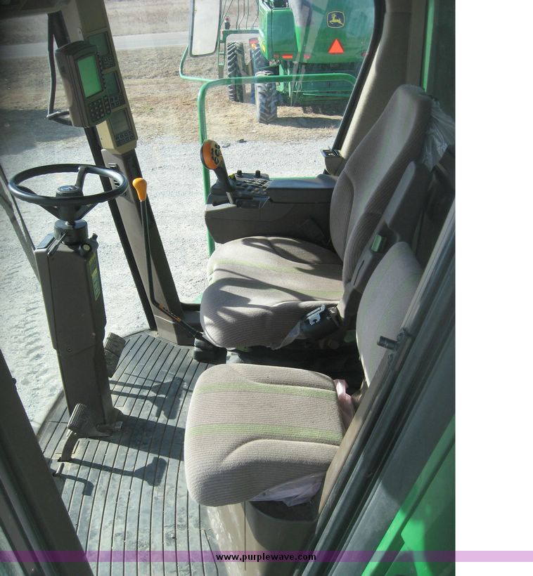 image for item 3901 2007 John Deere 9760STS combine