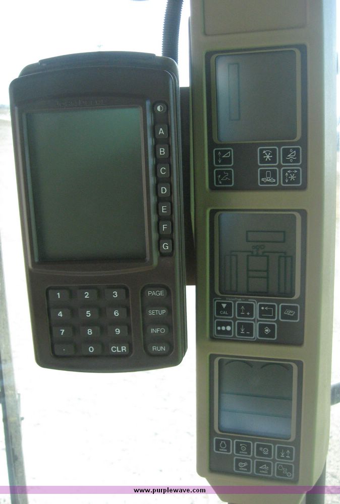 image for item 3901 2007 John Deere 9760STS combine