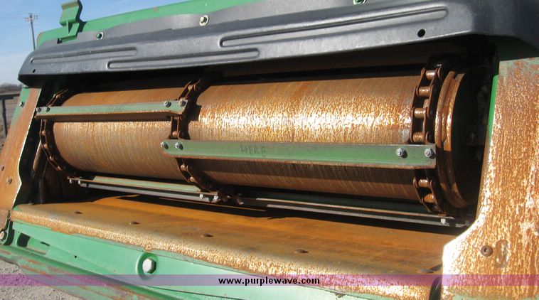 image for item 3902 2007 John Deere 9660STS combine