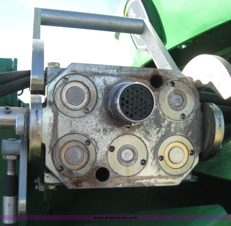 image for item 3902 2007 John Deere 9660STS combine