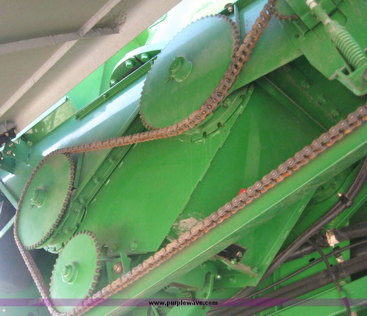 image for item 3902 2007 John Deere 9660STS combine