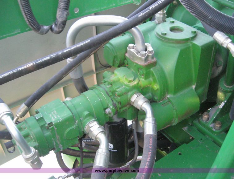 image for item 3902 2007 John Deere 9660STS combine