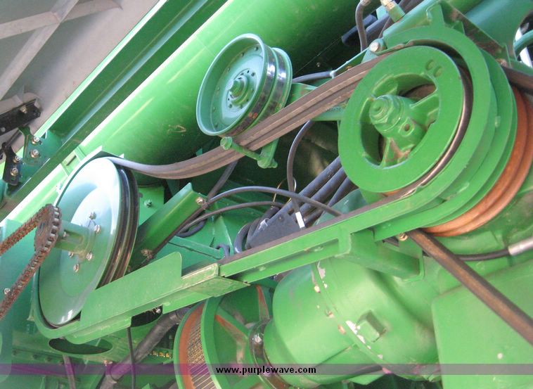 image for item 3902 2007 John Deere 9660STS combine