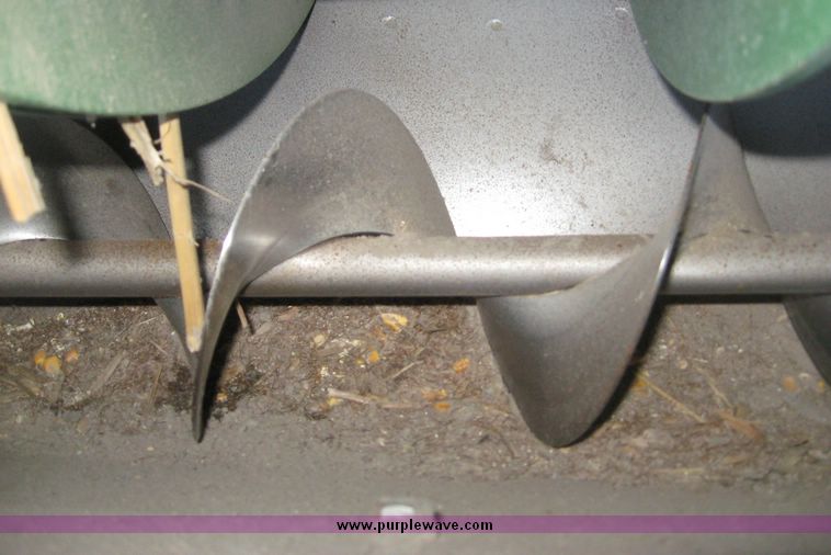 image for item 3902 2007 John Deere 9660STS combine