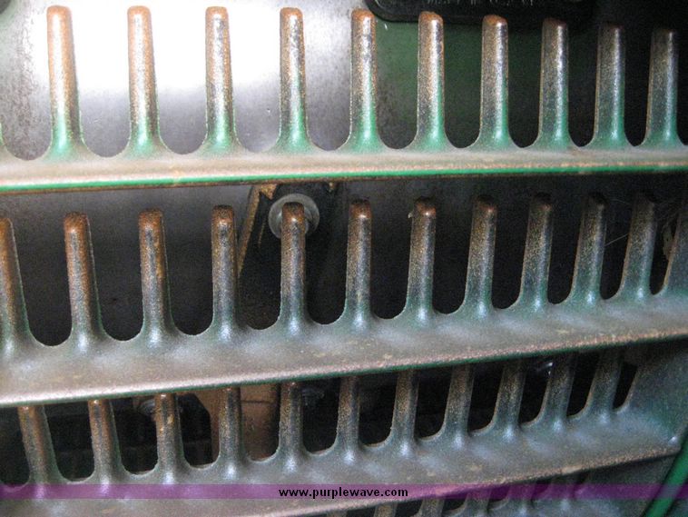 image for item 3902 2007 John Deere 9660STS combine