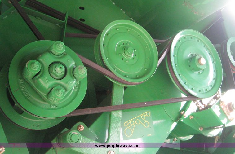 image for item 3902 2007 John Deere 9660STS combine