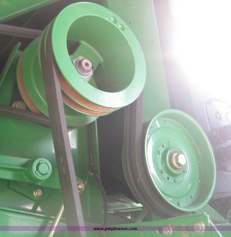 image for item 3902 2007 John Deere 9660STS combine