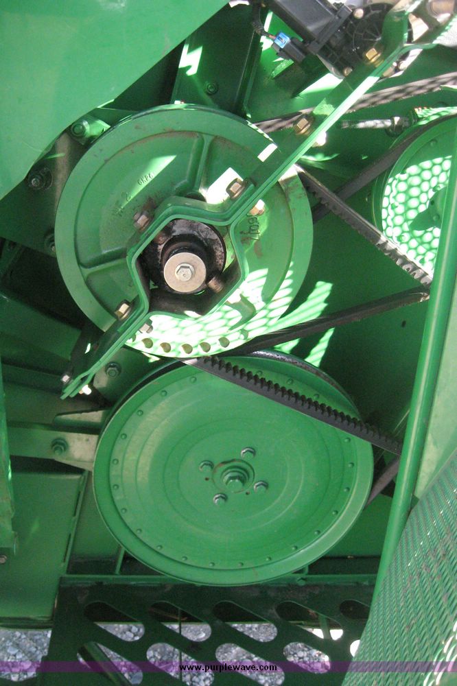 image for item 3902 2007 John Deere 9660STS combine