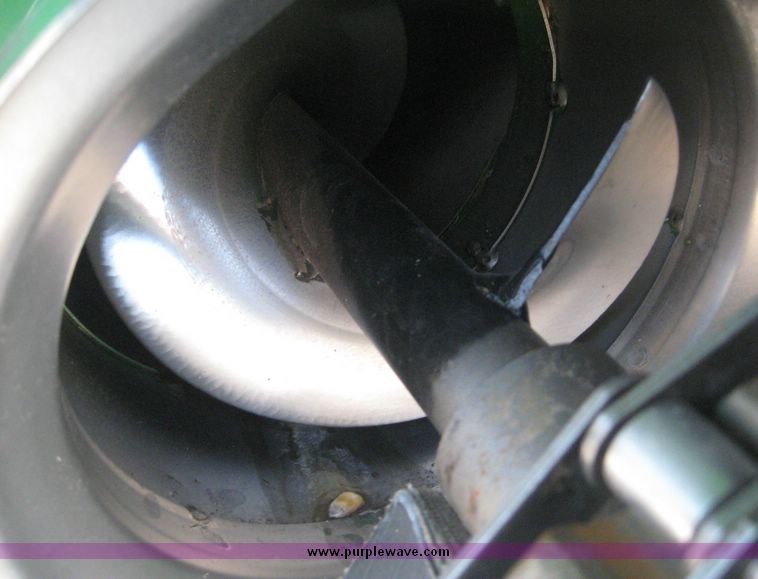 image for item 3902 2007 John Deere 9660STS combine