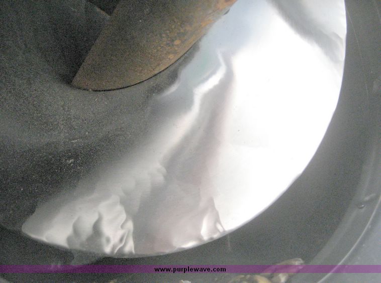 image for item 3902 2007 John Deere 9660STS combine