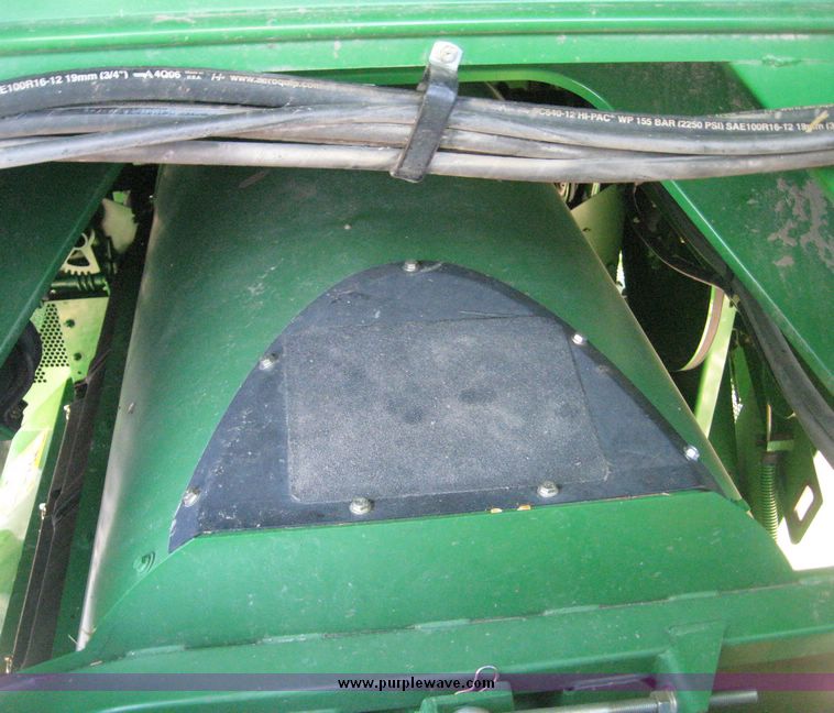 image for item 3902 2007 John Deere 9660STS combine