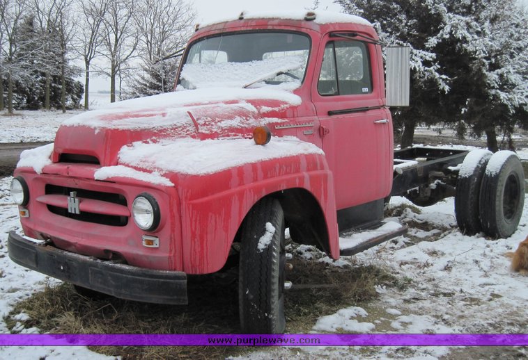 image for item 4469 1955 International R-162