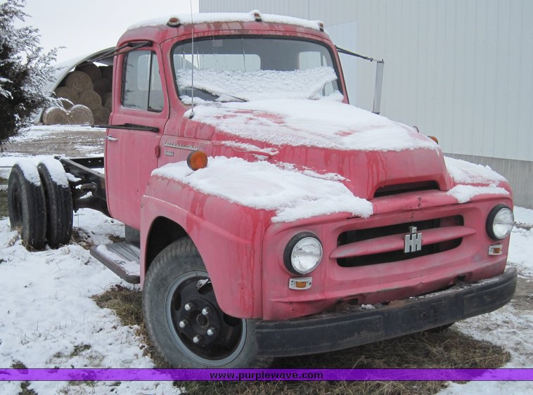 image for item 4469 1955 International R-162