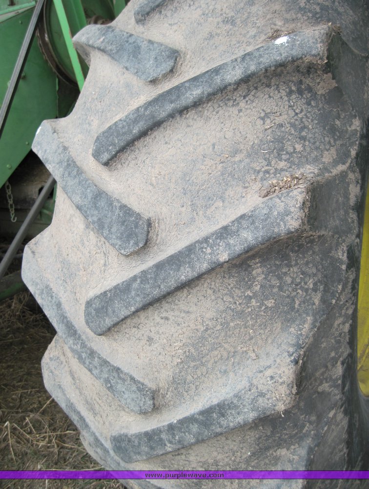 image for item 4470 1969 John Deere 105 combine