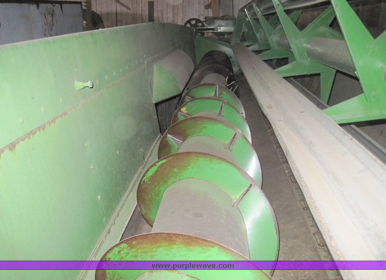 image for item 4470 1969 John Deere 105 combine