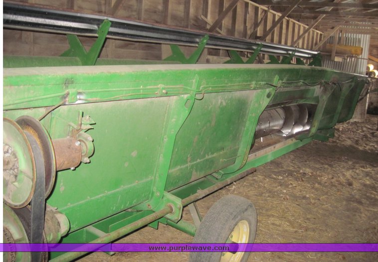 image for item 4470 1969 John Deere 105 combine
