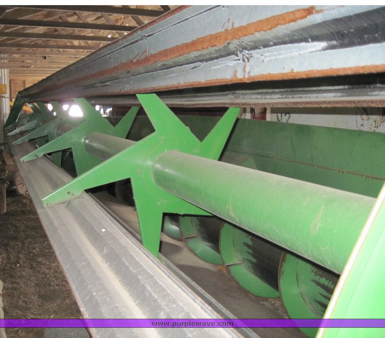 image for item 4470 1969 John Deere 105 combine