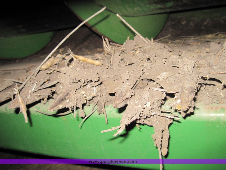 image for item 4470 1969 John Deere 105 combine