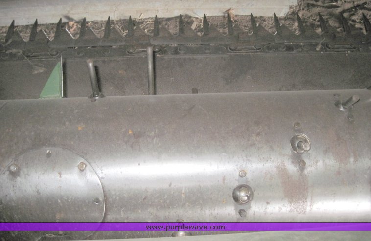 image for item 4470 1969 John Deere 105 combine