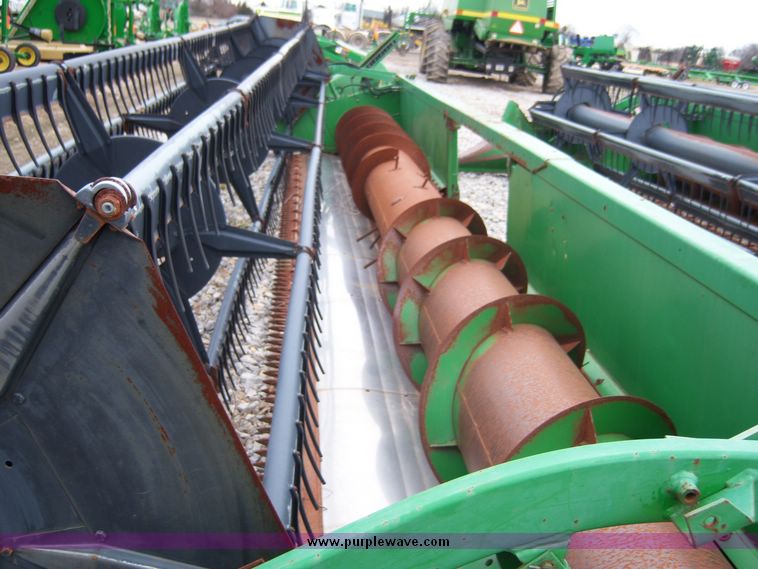 image for item 5002 1992 John Deere 925F flex platform