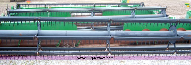 image for item 5002 1992 John Deere 925F flex platform