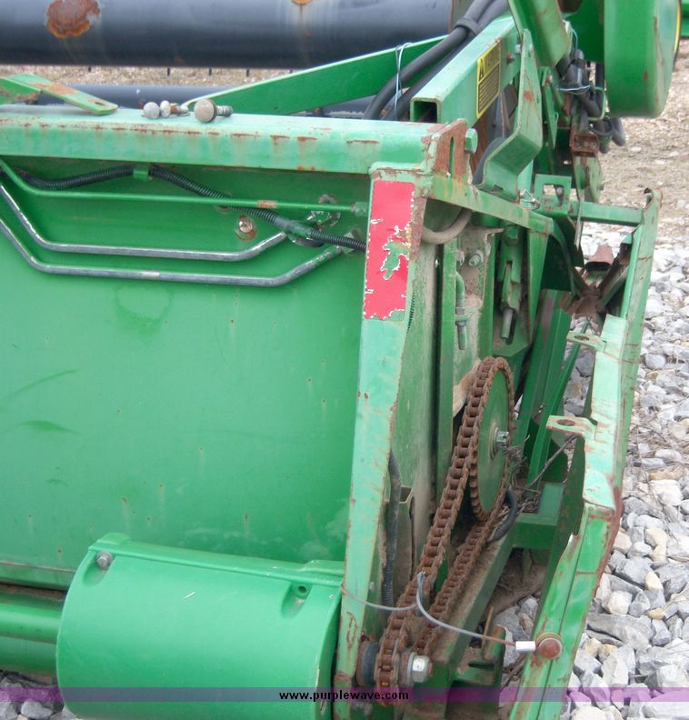 image for item 5002 1992 John Deere 925F flex platform