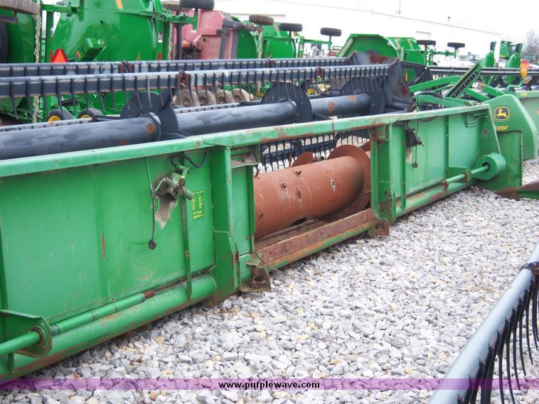 image for item 5002 1992 John Deere 925F flex platform