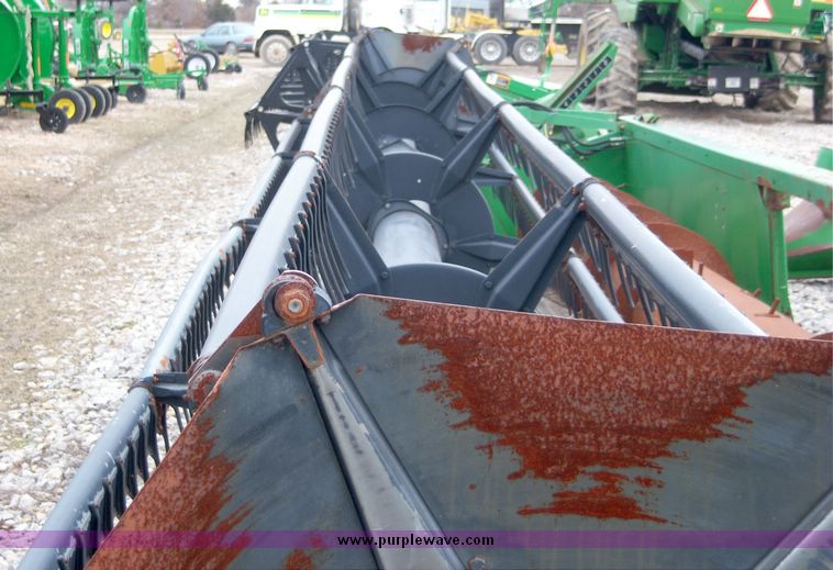 image for item 5002 1992 John Deere 925F flex platform