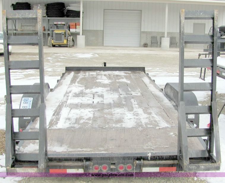 image for item 5066 2003 Trailmaster 18' tandem axle trailer