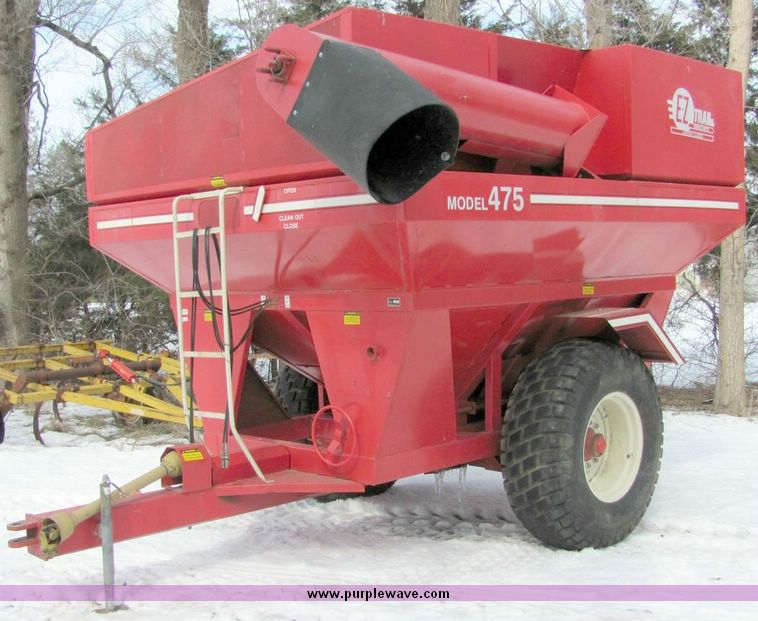 image for item 5068 EZ Trail grain cart
