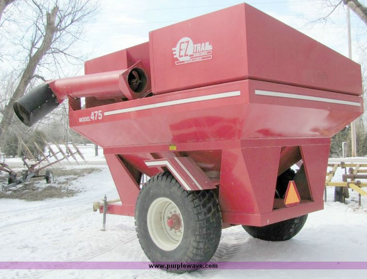 image for item 5068 EZ Trail grain cart