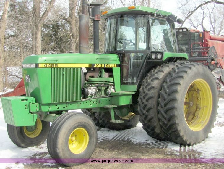 image for item 5069 1990 John Deere 4455 tractor