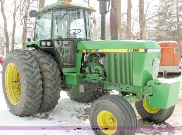 image for item 5069 1990 John Deere 4455 tractor