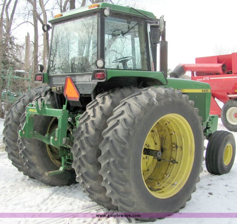 image for item 5069 1990 John Deere 4455 tractor