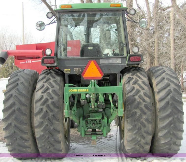 image for item 5069 1990 John Deere 4455 tractor