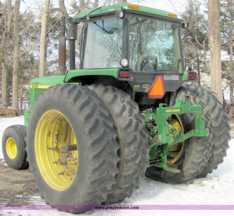 image for item 5069 1990 John Deere 4455 tractor
