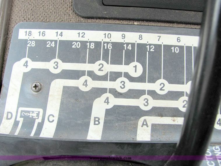 image for item 5069 1990 John Deere 4455 tractor