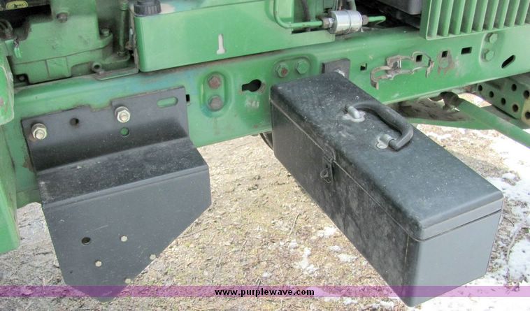 image for item 5069 1990 John Deere 4455 tractor