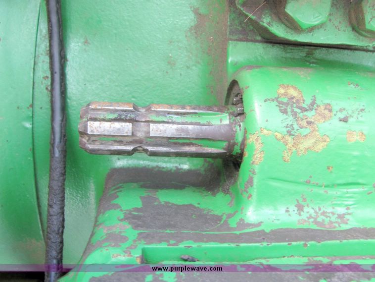 image for item 5069 1990 John Deere 4455 tractor